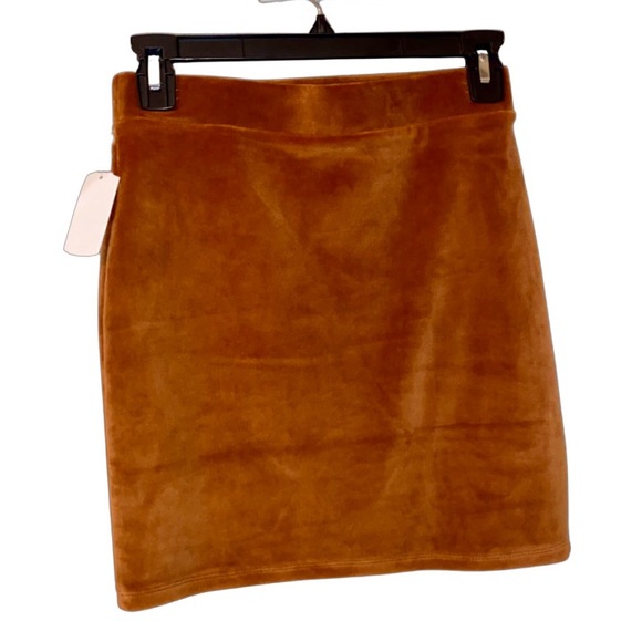 Soft Fall Skirt - Picture 2 of 2